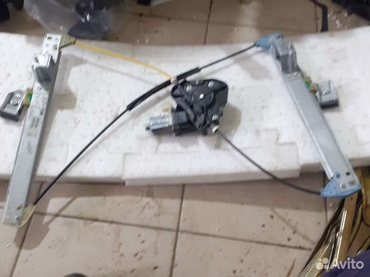Стеклоподъемник передний правый LADA Niva Урбан