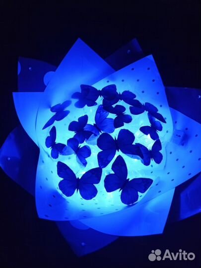 Светящийся букет из бабочек