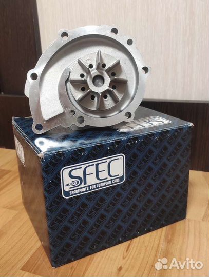 Водяной насос помпа Renault Laguna Лагуна