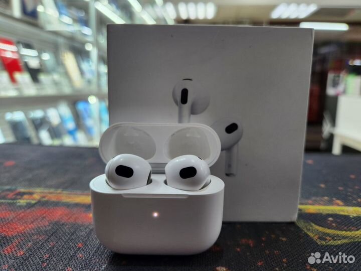 Беспроводные наушники Apple AirPods 3 Lightning Ch