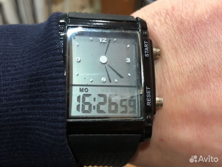 Мужские наручные часы электронные