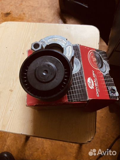 Натяжной ролик Gates T39009