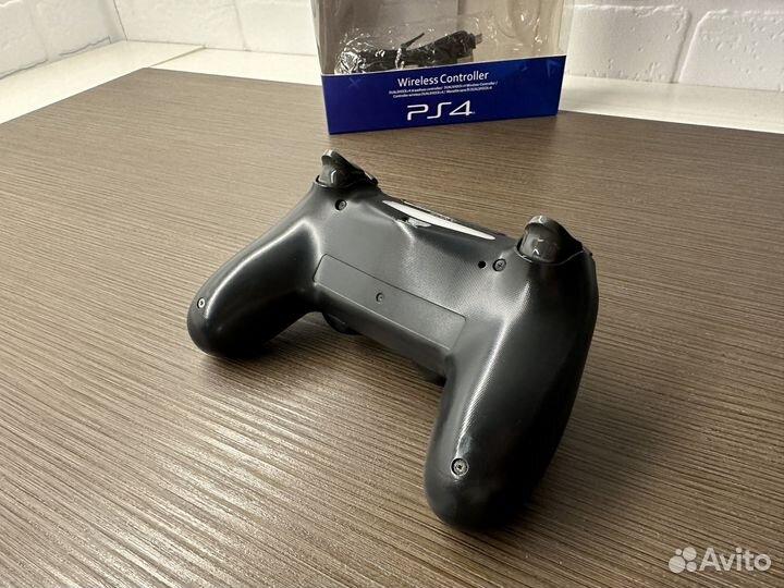 Dualshock 4 (Оригинал) дефект