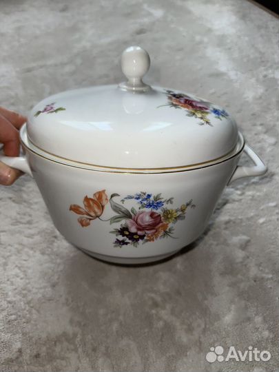 Супница фарфоровая с тарелками