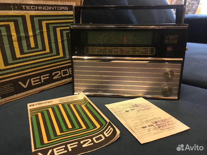 Радиоприемник СССР VEF-206