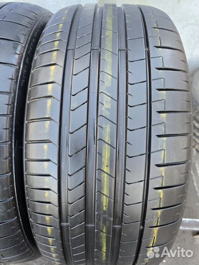 Pirelli P Zero PZ4 275/40 R22 107Y