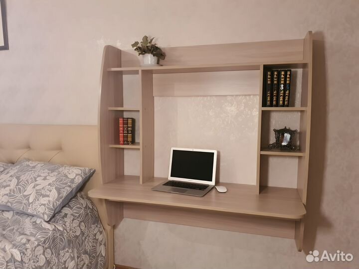 Навесной компьютерный стол