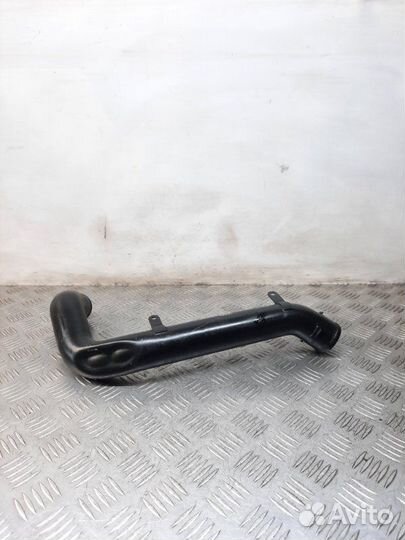 Патрубок интеркулера Volkswagen Passat седан 2.5