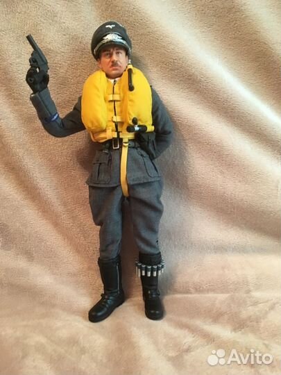 Настольная фигурка