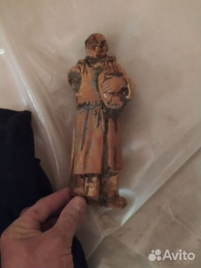 Статуэтка керамическая