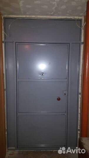 Тамбурная дверь в кладовку