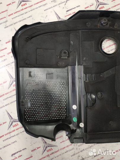 Крышка двигателя om651 Mercedes