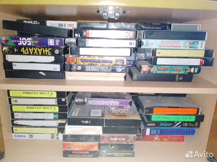 Видеомагнитофон и аудиокассеты