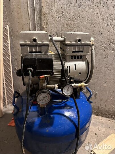 Воздушный компрессор безмасленой медицинский