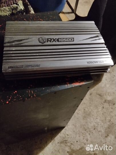 Сабвуфер и усилитель в автомобиль