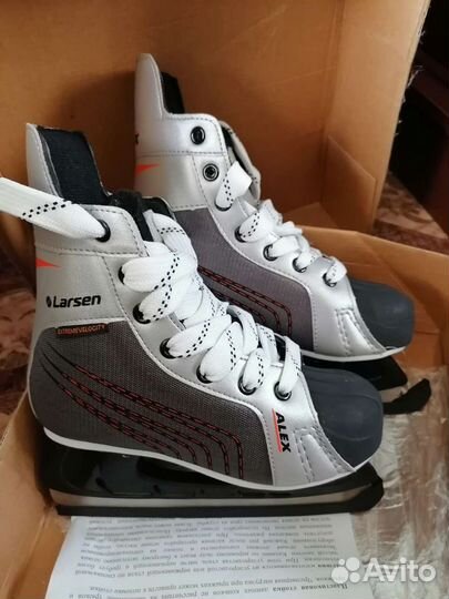 Коньки хоккейные