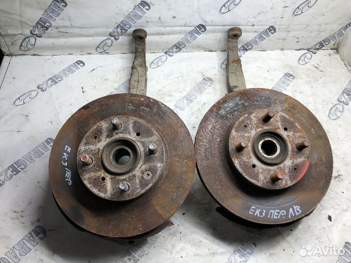 Кулак передний Honda Civic EK3