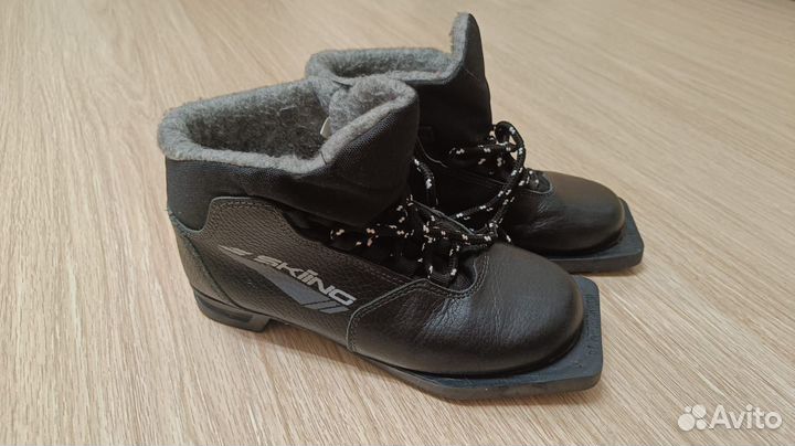 Лыжные ботинки