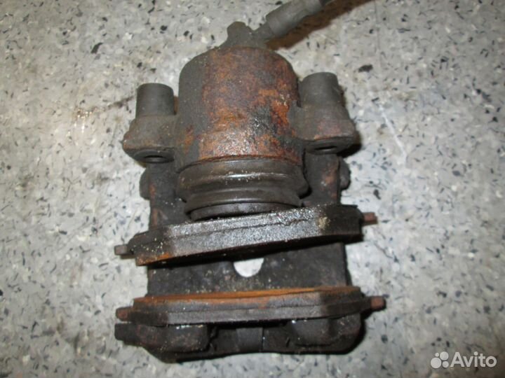 Суппорт передний Seat Toledo