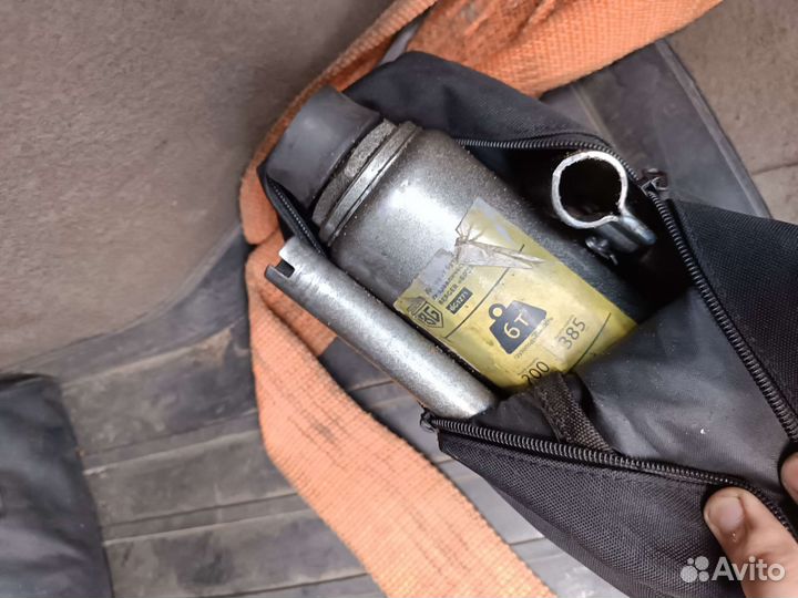 Домкрат бочковой Berger 1271