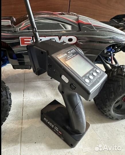 Traxxas e revo 1 8