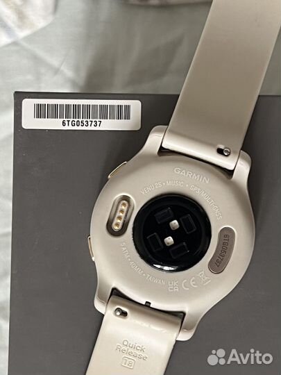 Часы Garmin Venu 2s