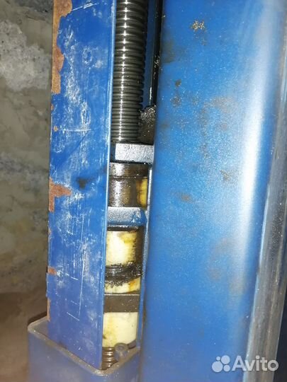 Подъемник автомобильный