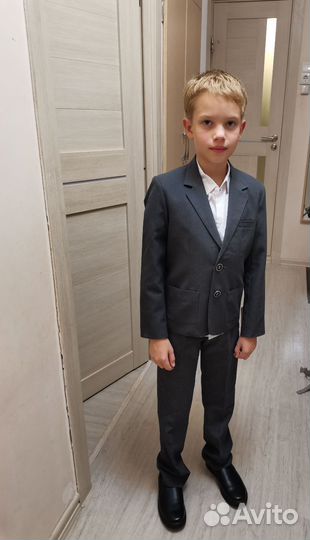 Пиджак серый для мальчика 128 134
