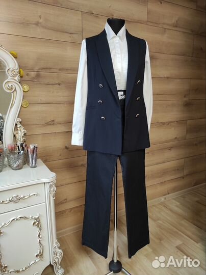 Брючный костюм женский