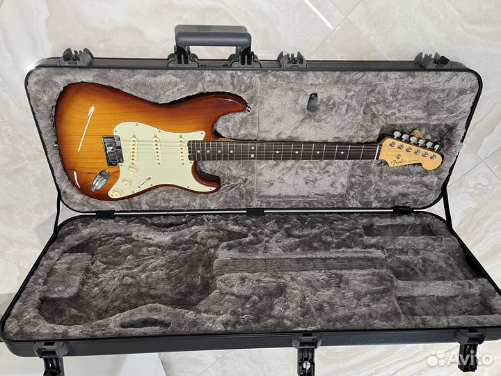 Электрогитара Fender Elite Stratocaster