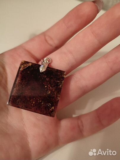 Украшение на шею