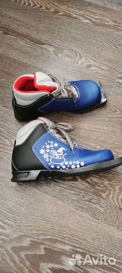 Лыжные ботинки