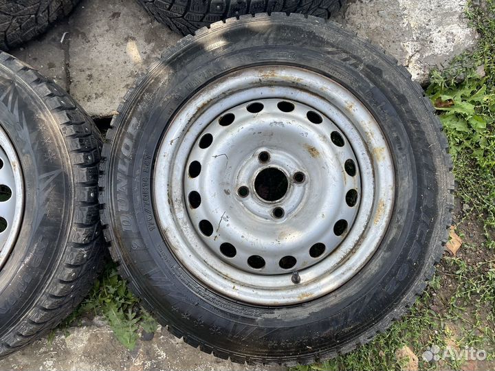 R14 Dunlop SP Winter Ice 02 175/70, PCD 4x100 DIA 57.1