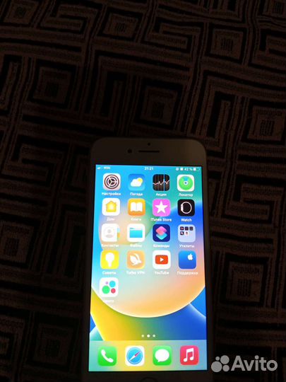 Телефон iPhone 8 64 gb