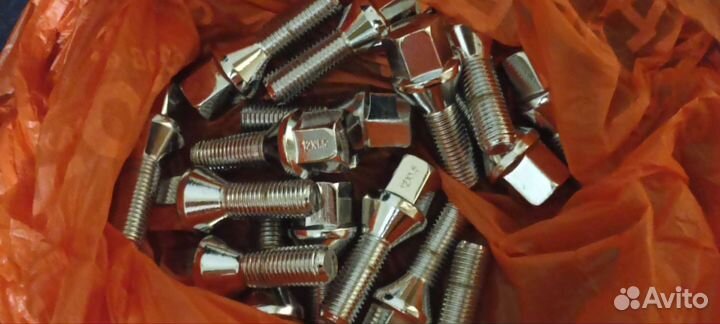 Проставка диска колеса и болты