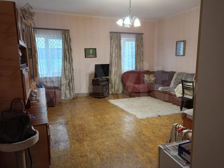 Коттедж 253 м² на участке 6 сот.