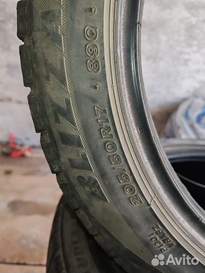 Bridgestone Blizzak VRX 205/50 R17