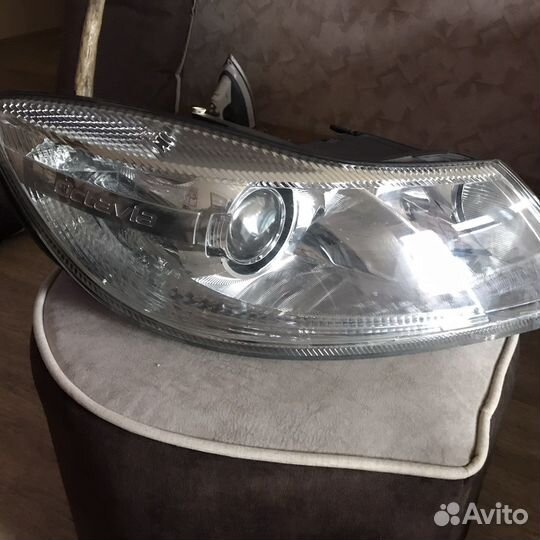 Фара ксенон правая skoda octavia a5