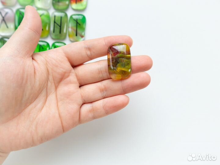 Руны скандинавские ручной работы из стекла