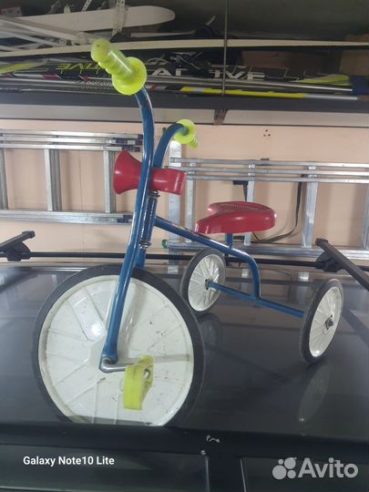 Советский детский трехколесный велосипед малыш