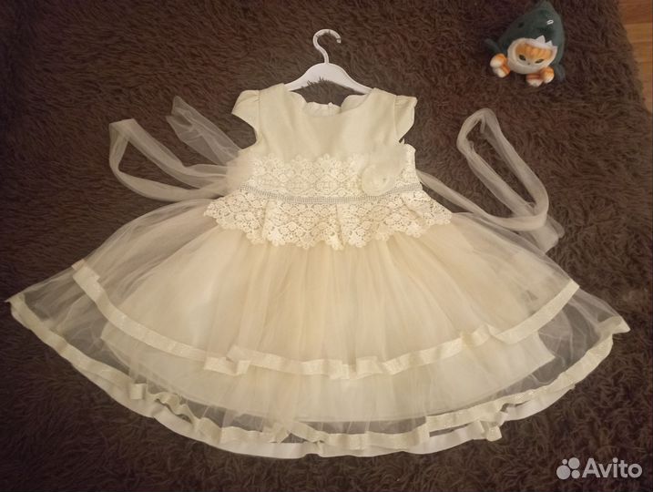 Нарядное платье для девочки 104 110