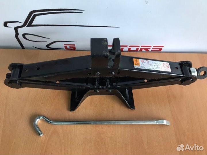 Домкрат Mazda