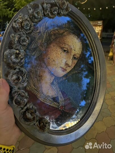 Мадонна в технике зазеркалье