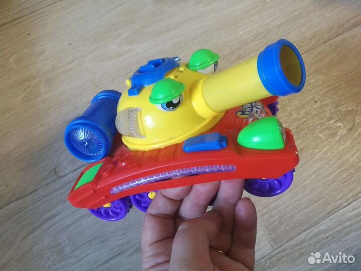 Танк машинка на батарейках