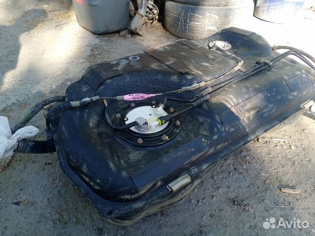 Бак сузуки гранд витара 2. Бак на сузуки гранд витара 1998-2005. Бензобак сузуки гранд витара 2008. Топливный бак сузуки гранд витара 1998-2005. Бак сузуки гранд витара 2.