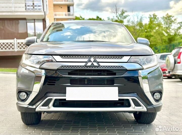 Mitsubishi Outlander 2.0 CVT, 2020, 67 608 км