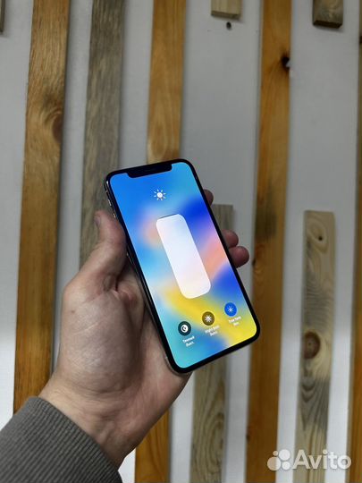 iPhone X, 64 ГБ