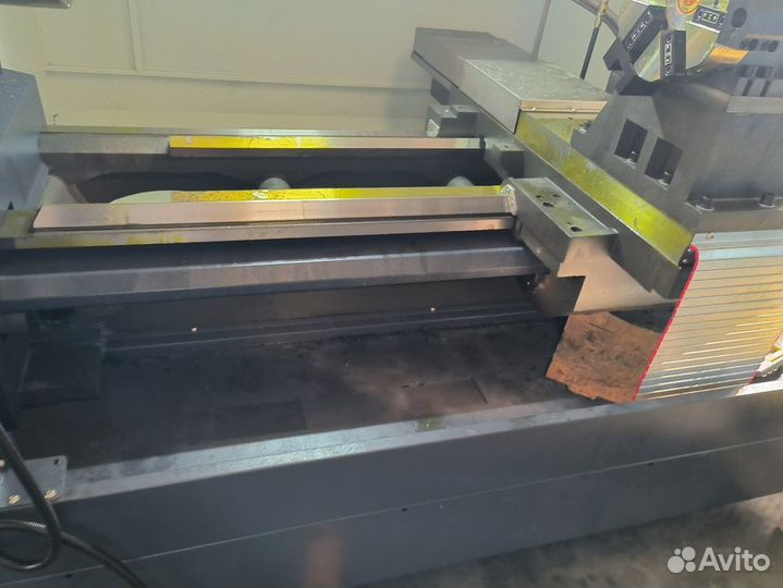 Горизонтальный токарный станок с чпу CK6180х1000