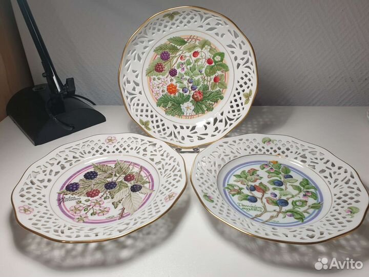 Тарелки. Фрукты. Прорезной фарфор. Германия