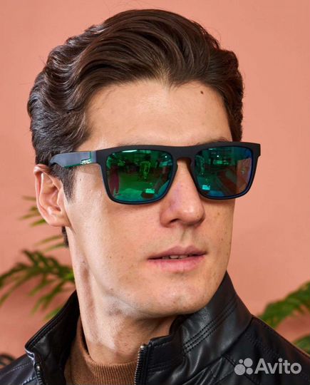 Солнцезащитные очки. Разных цветов